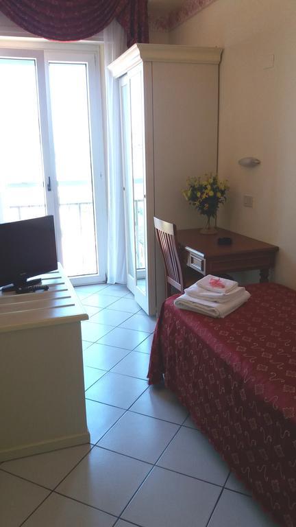 Hotel Nord Est Gabicce Mare Dış mekan fotoğraf